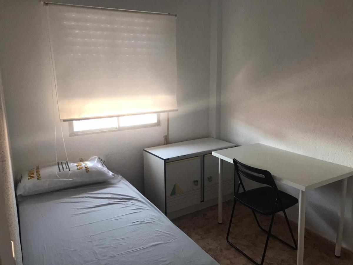 Апартаменты 4 Dorm Cerca De Playa Y Centro Ciudad Малага Экстерьер фото